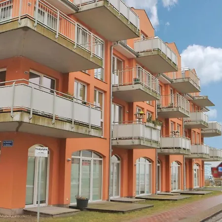 Beautiful In With 1 Bedrooms And Wifi *