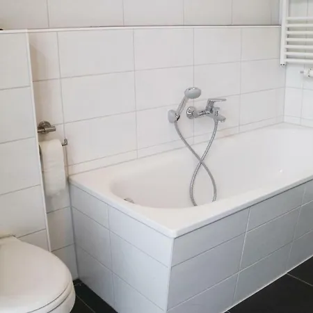 Beautiful In With 1 Bedrooms And Wifi